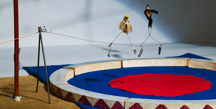 calders-circus-tightrope-walkers.jpg